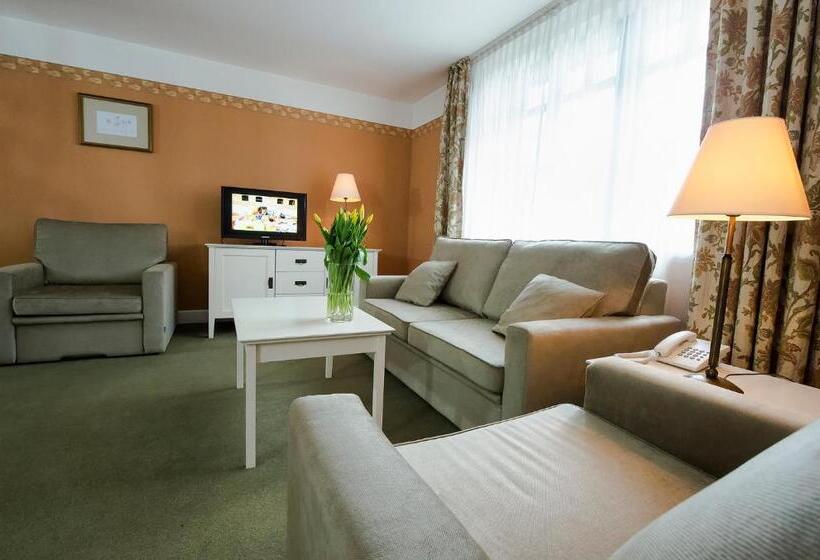 דירת חדר, Warmia Park