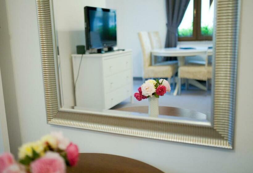 شقة غرفة واحدة, Willa Puck