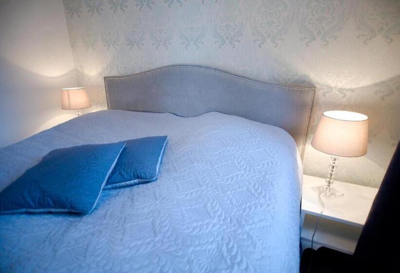 غرفة قياسية, Willa Puck