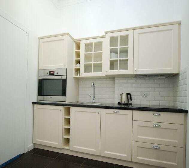 شقة عائلية, Willa Puck