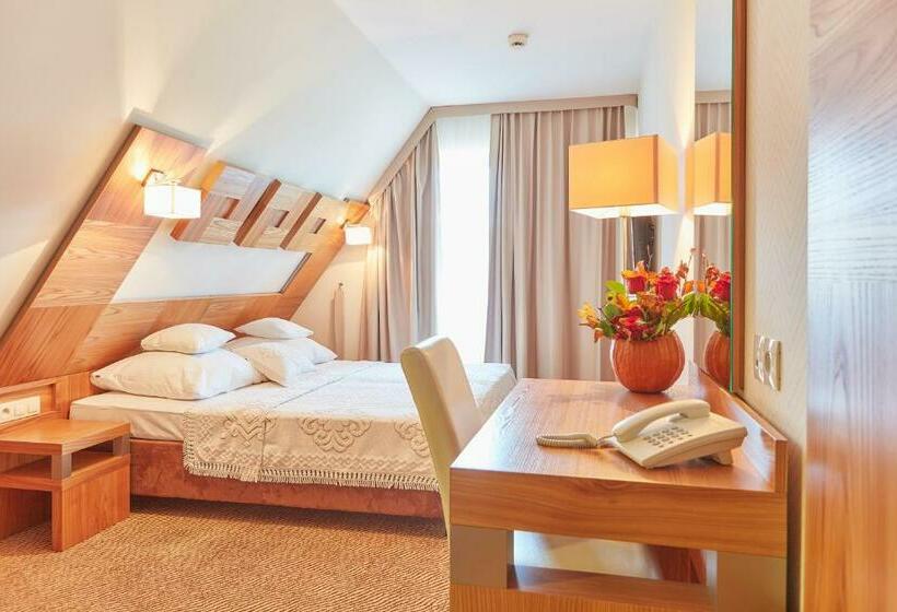 スタンダードルーム, Zbójnicówka