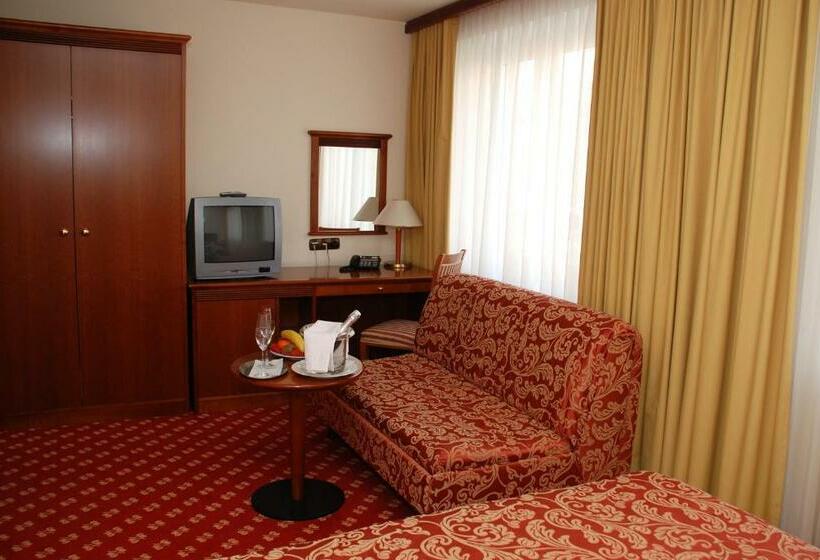 اتاق خانوادگی, Zvezda