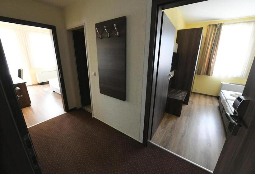 شقة غرفتين, Jade Hotel Ezüsthíd
