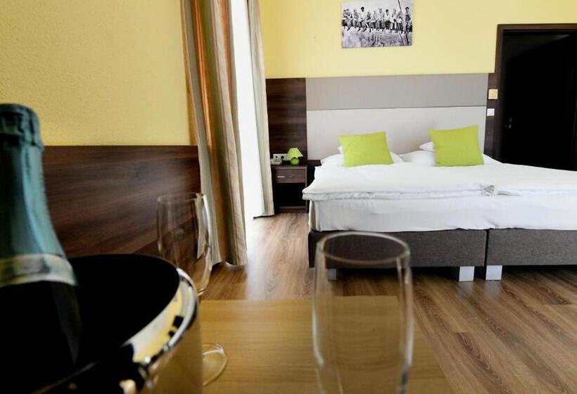 شقة غرفتين, Jade Hotel Ezüsthíd