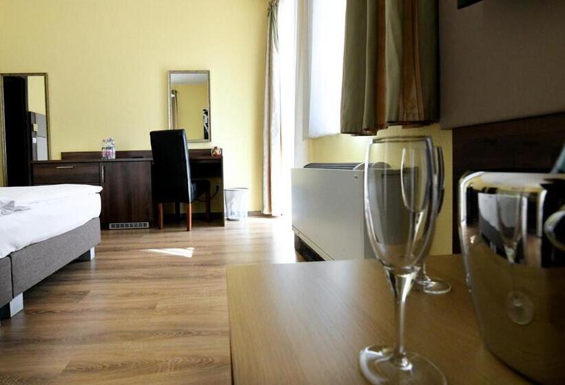 شقة غرفتين, Jade Hotel Ezüsthíd