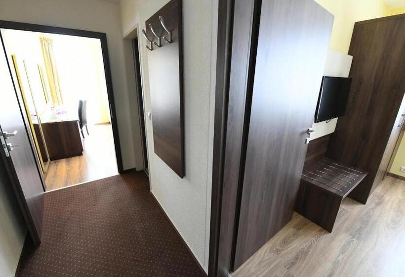 شقة غرفتين, Jade Hotel Ezüsthíd