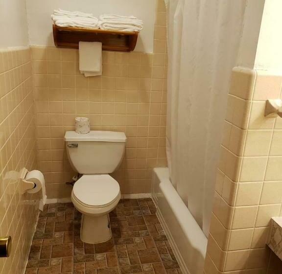 חדר סטנדרט שתי מיטות זוגיות, Spinning Wheel Motel