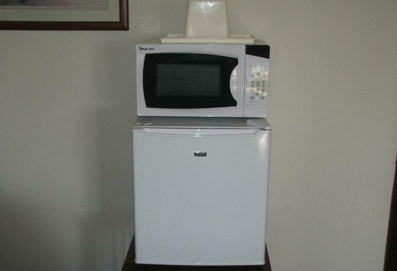 חדר סטנדרט, Spinning Wheel Motel