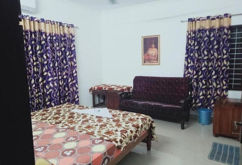 キングサイズベッドのスタンダードルーム, Karma Homestay