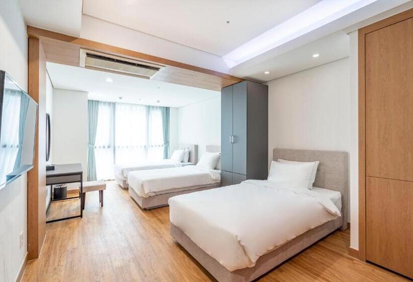 غرفة قياسية ثلاثية, Centum Convention Hotel In Centum