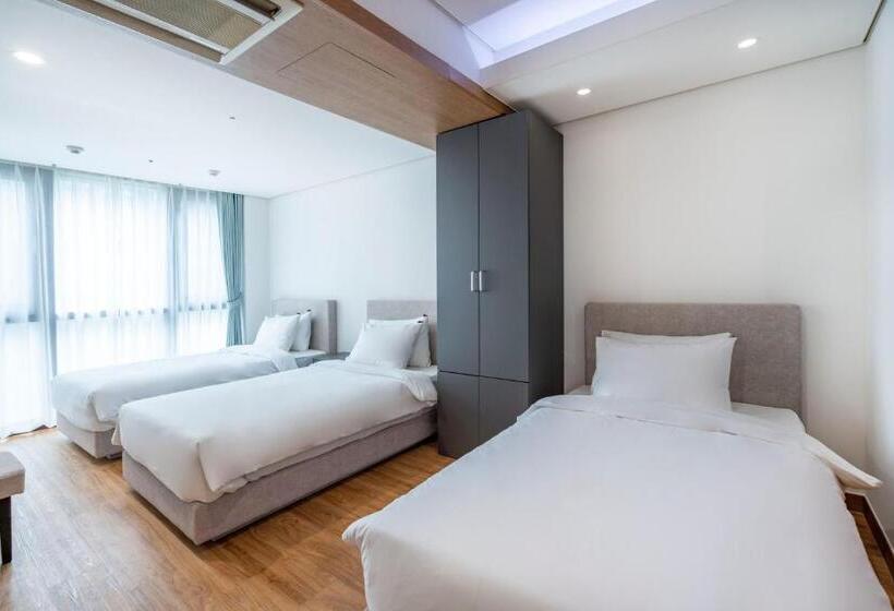 غرفة قياسية ثلاثية, Centum Convention Hotel In Centum