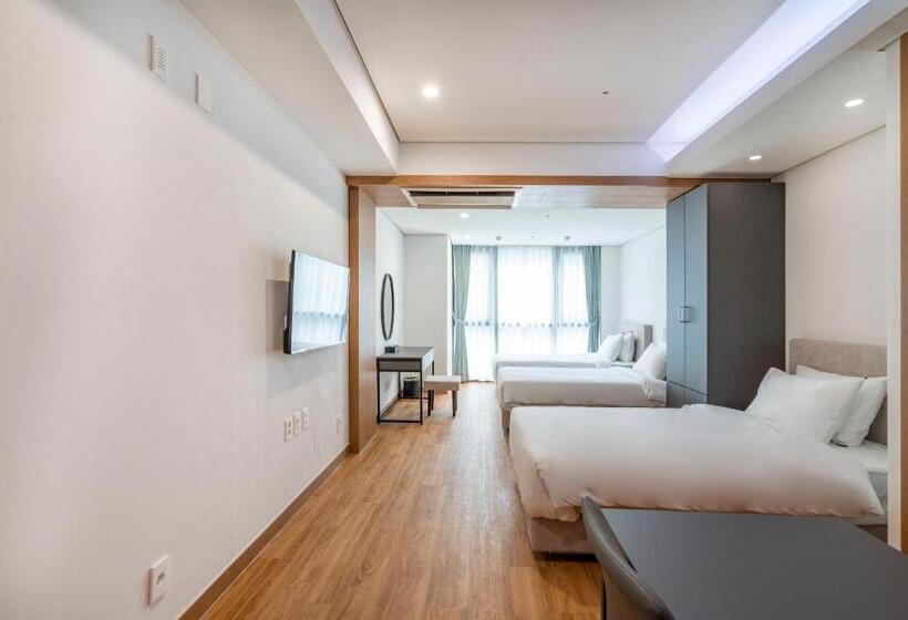 غرفة قياسية ثلاثية, Centum Convention Hotel In Centum