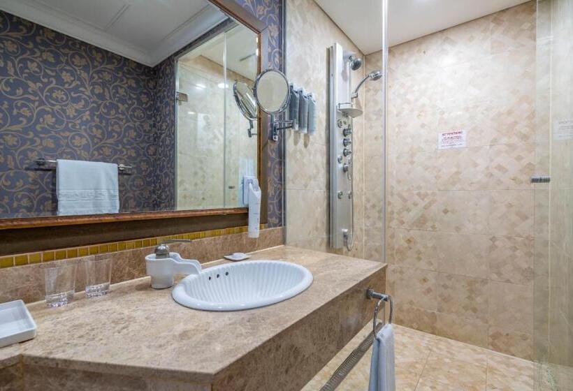 جناح, Centum Convention Hotel In Centum