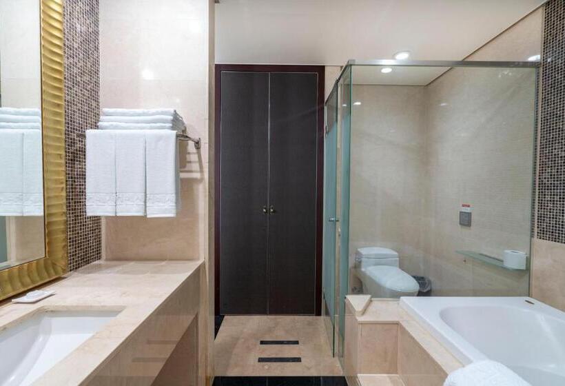 جناح عائلي, Centum Convention Hotel In Centum