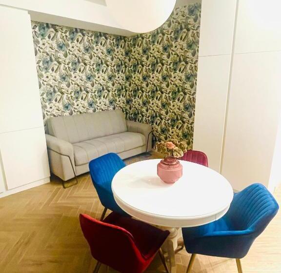 Apartamento 1 Dormitório com Sacada, Gobetti Apartsuite