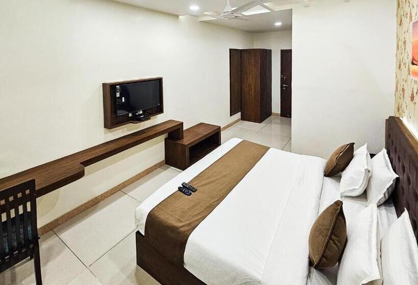 סטודיו סופריור, Nova Shapar