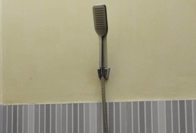 חדר סטנדרט, Oyo Life 93265 Kos Cendana Seruni Raya