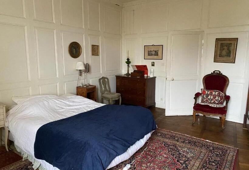 غرفة قياسية, La Grande Maison