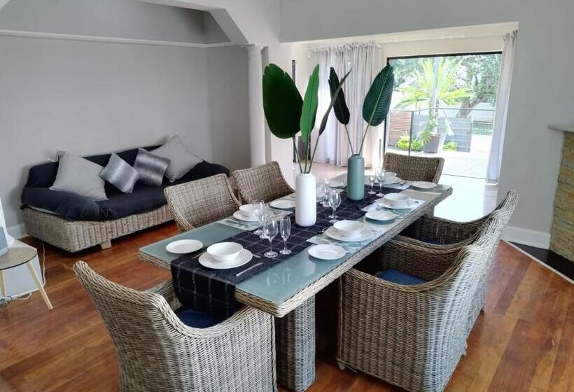 高级园景房, One Three Nine On Roberts