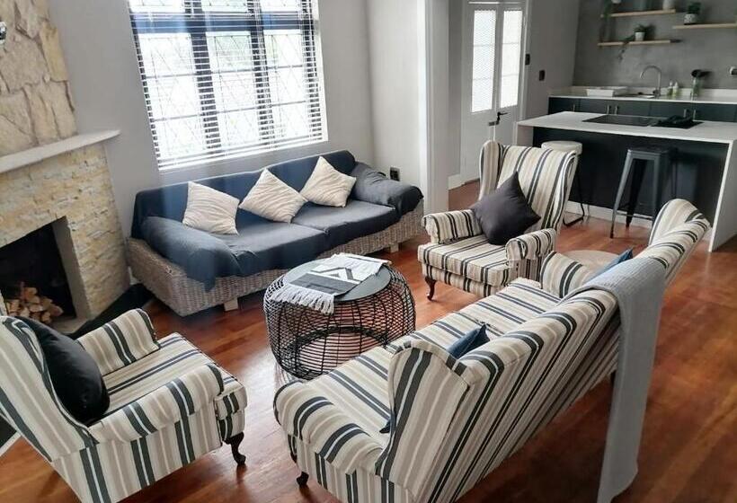 高级园景房, One Three Nine On Roberts