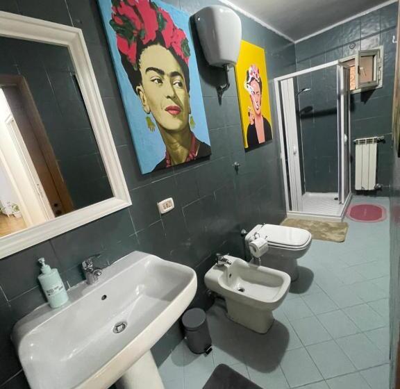 اتاق استاندارد با سرویس بهداشتی مشترک, Plebiscito Charme Rooms