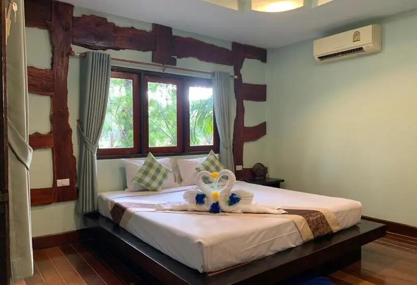 バルコニー付きスタンダードルーム, Baan Pongam Resort