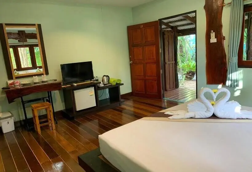 バルコニー付きスタンダードルーム, Baan Pongam Resort