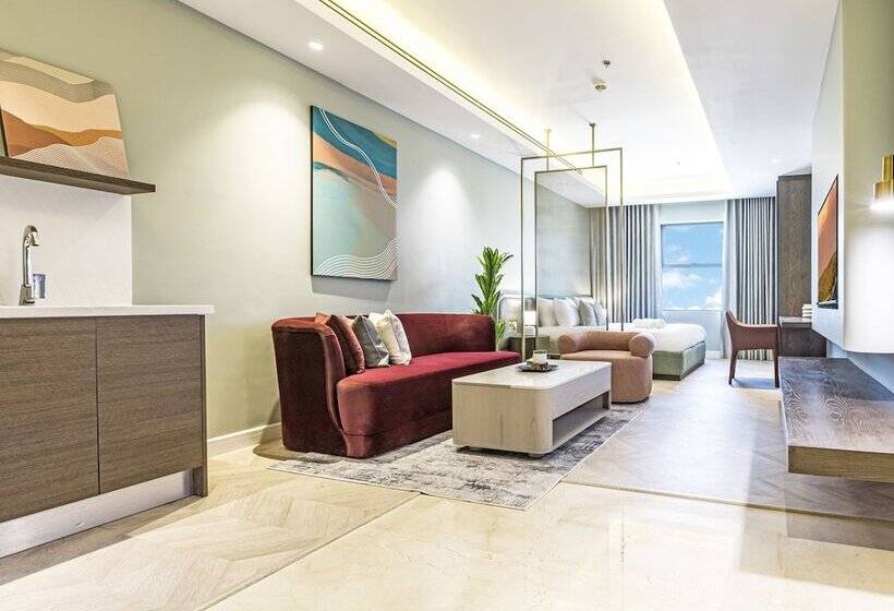 스탠다드 스튜디오, Stella Stays Olaya Tower 1