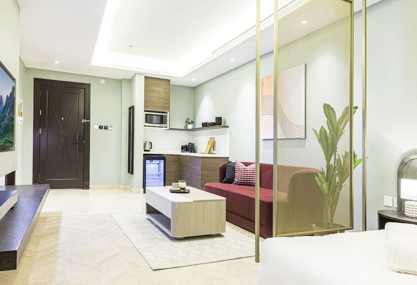 스탠다드 스튜디오, Stella Stays Olaya Tower 1