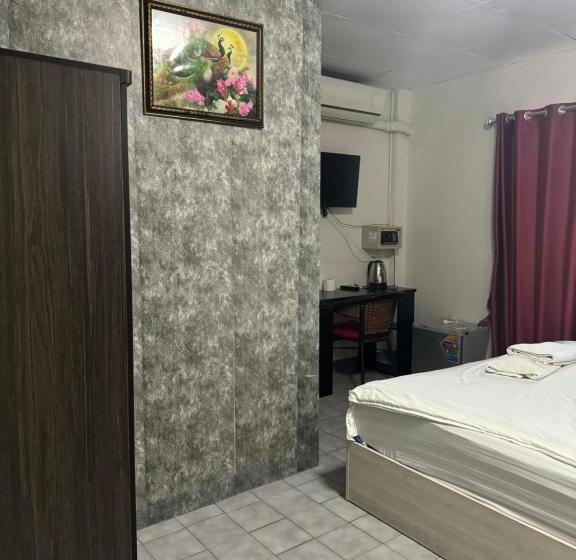 اتاق لوکس با بالکن و چشم‌انداز دریا, Ddinn Beach Guesthouse