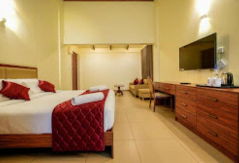 스위트, Fern Tree Resort Kerala