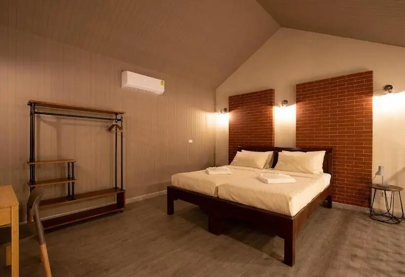 Deluxe Kolmen Hengen Huone Merinäkymä, Gate78 Hostel Maephim Beach