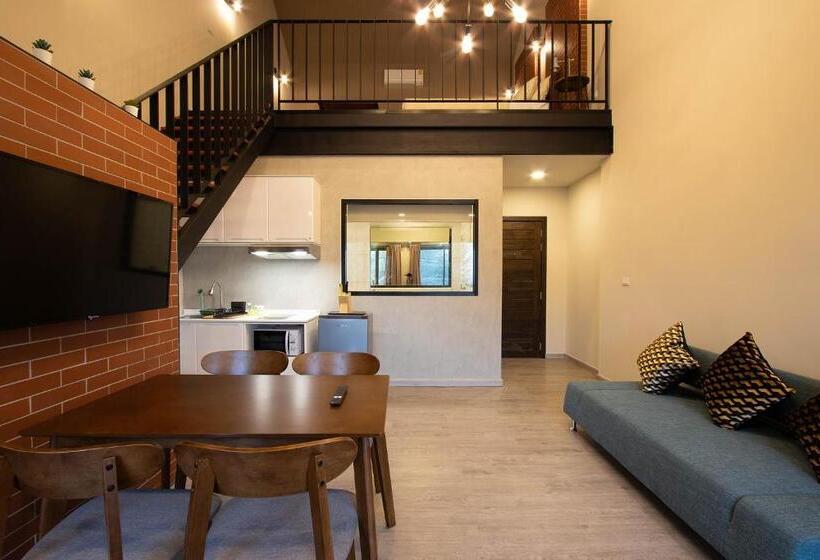 غرفة ديلوكس ثلاثية مطلة على البحر, Gate78 Hostel Maephim Beach