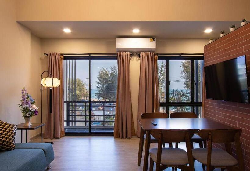 غرفة ديلوكس ثلاثية مطلة على البحر, Gate78 Hostel Maephim Beach