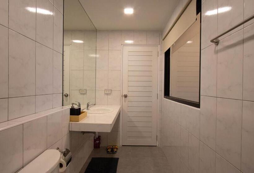 غرفة ديلوكس ثلاثية مطلة على البحر, Gate78 Hostel Maephim Beach