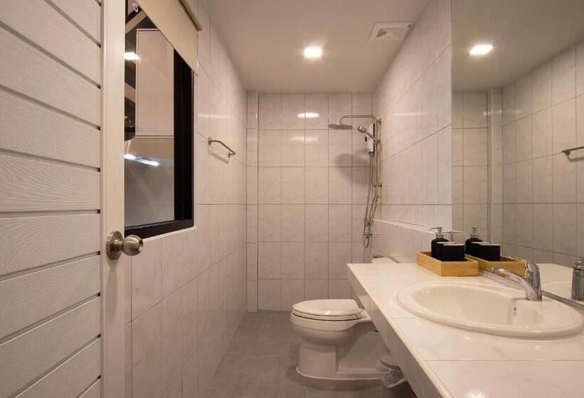 غرفة ديلوكس ثلاثية مطلة على البحر, Gate78 Hostel Maephim Beach