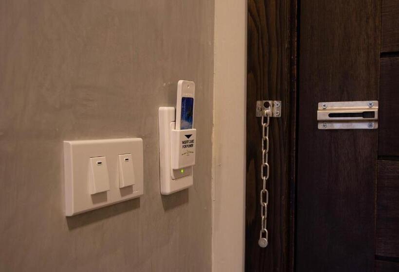 Трехместный Номер Deluxe Вид на Море, Gate78 Hostel Maephim Beach