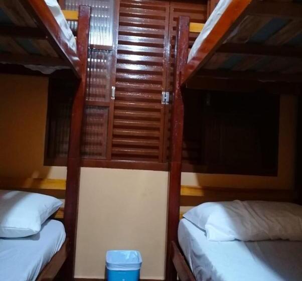 Geteiltes Mehrbettzimmer, Hostel Monte Serrat