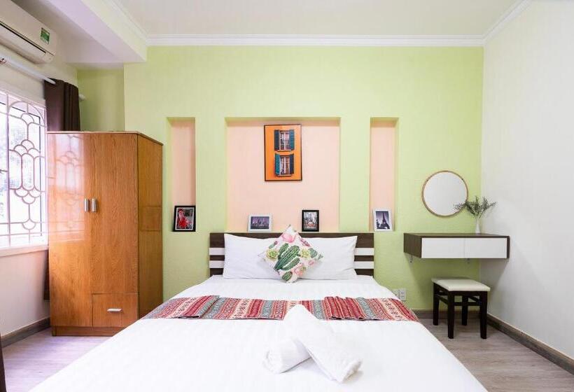 اتاق لوکس با بالکن, Planet Homestay