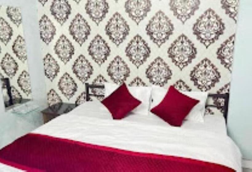 Quarto deluxe, Vrindavan Ratnagiri