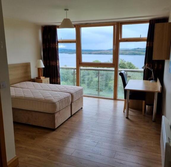 דירת שלושה חדרים, Lila Lake Isle Luxury Apart