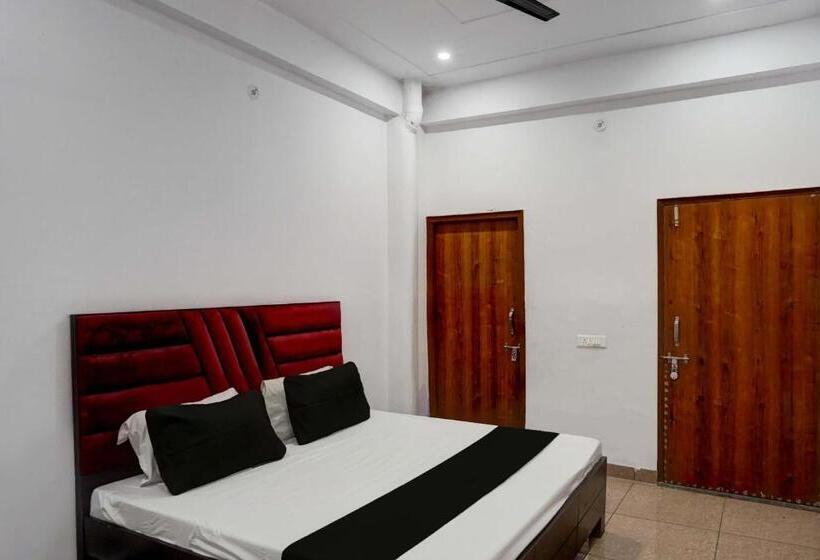 اتاق کلاسیک سه تخته, Oyo Hotel Robin Inn