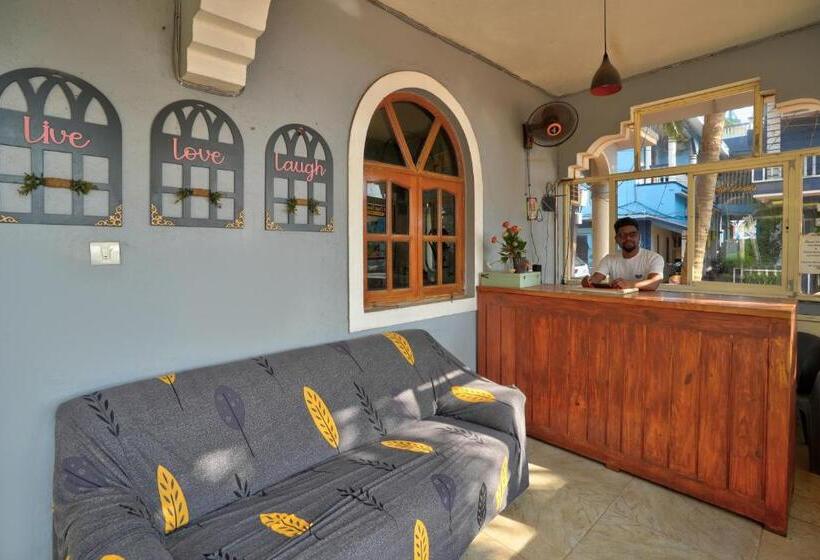 Deluxe Family Room, Oceanside Beach House By Roseal