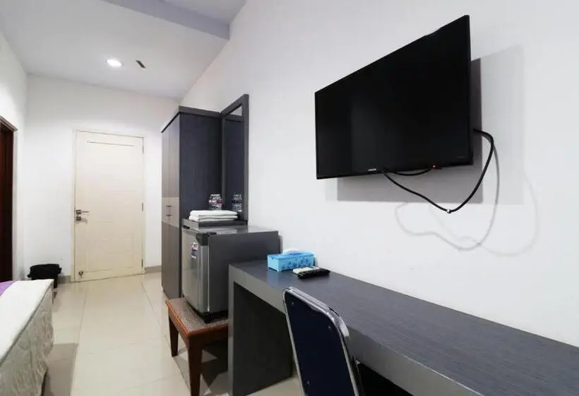Perhehuone, Paus Guest House Pekanbaru