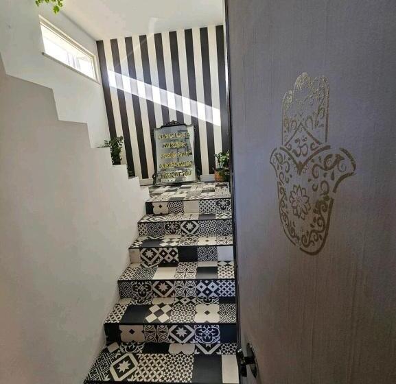 חדר סטנדרט, Wanderlust