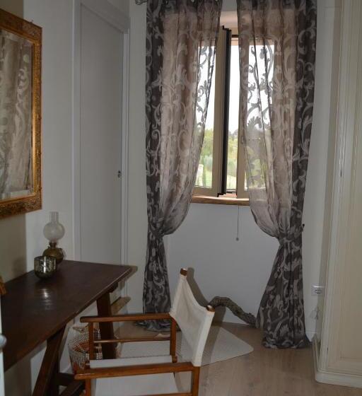 اتاق استاندارد سه نفره, Ai 4 Gelsi B&b