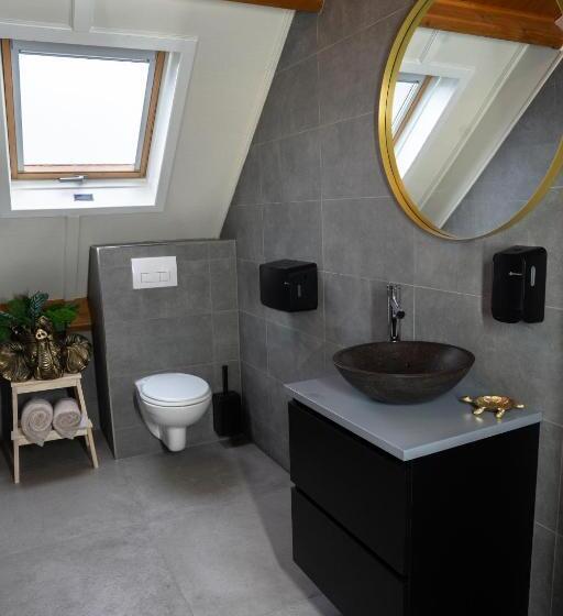 חדר סטנדרט לארבעה, Boldiek