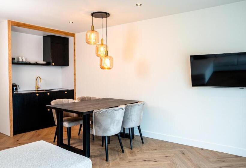 חדר פרמיום לארבעה, Boldiek