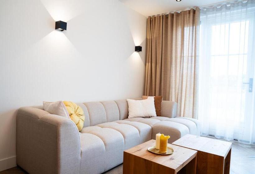 חדר דלוקס לארבעה, Boldiek