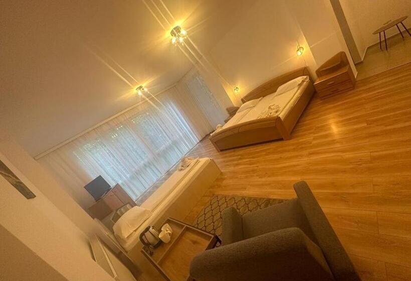 Люкс, Pensiunea Stejarul